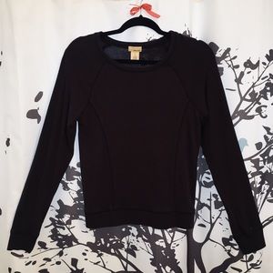 Black pearl sweatshirt with line detail